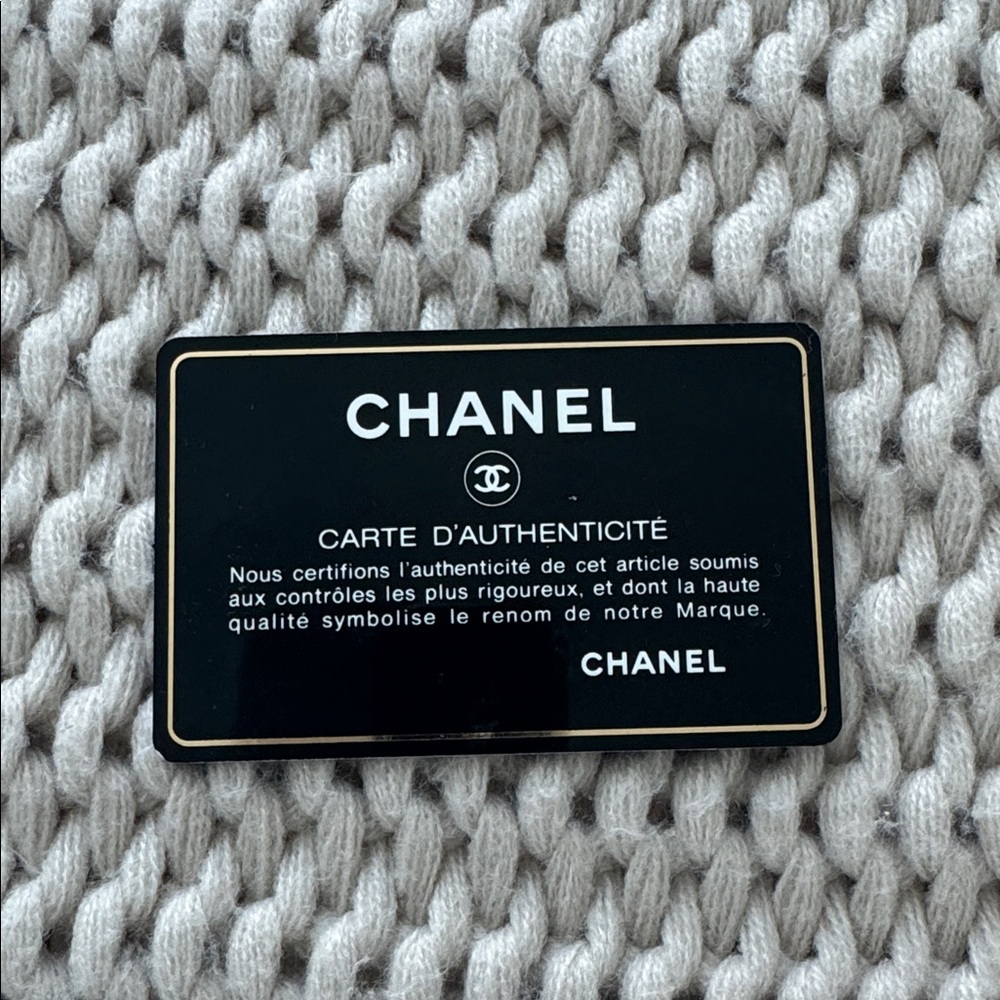 CHANEL Black Leather Shoulder Bag with Yellow and Orange CC Logo - Picture 7 of 10